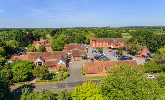 Charlecote Pheasant Hotel